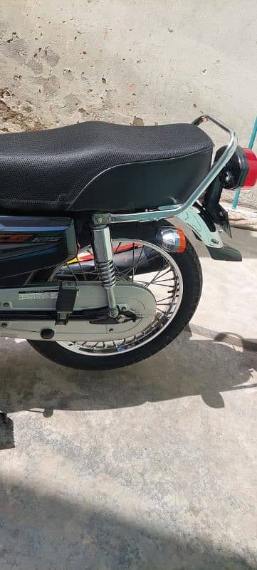 Honda 125 2023 4