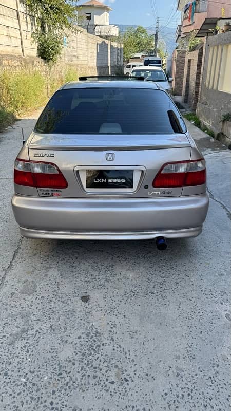 Honda Civic Oriel 2000 4