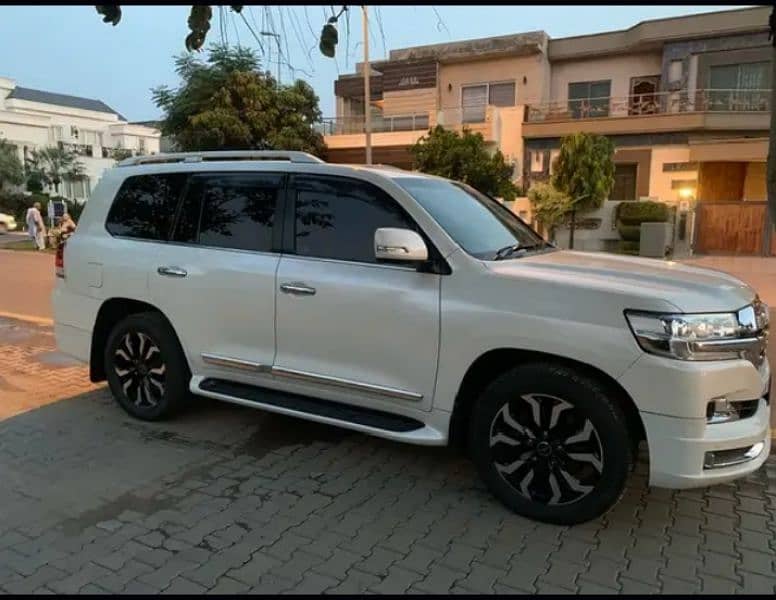 Toyota Land Cruiser 2024 1