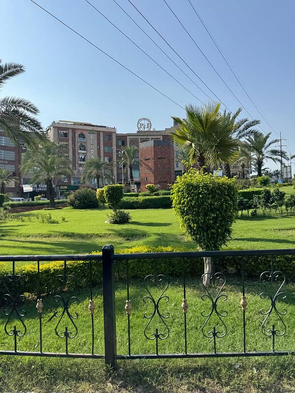 1 bedroom non furnished apartment available for sale in bahria town phase 4 civic center 5