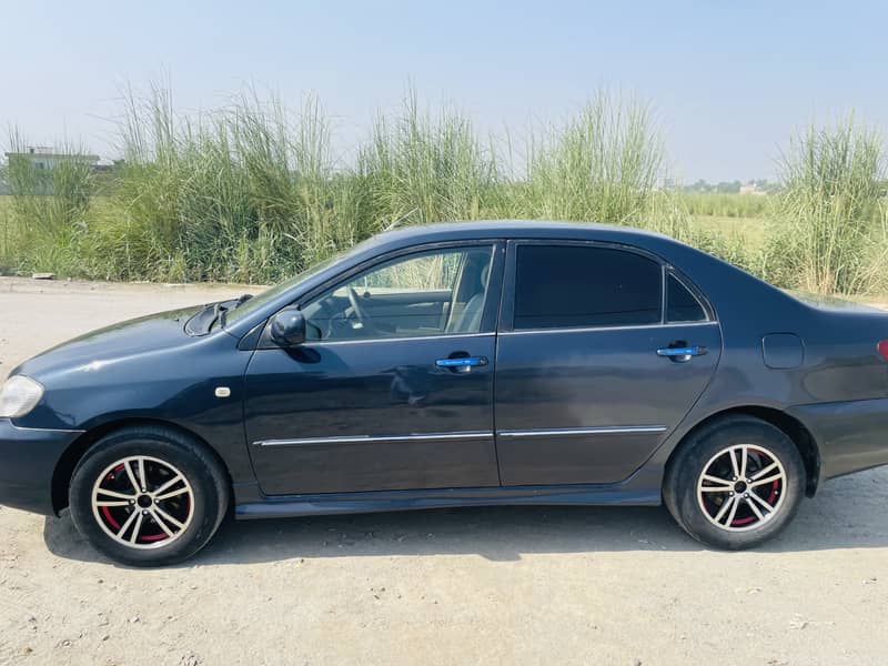 Toyota Corolla SE Saloon 2005 model 1