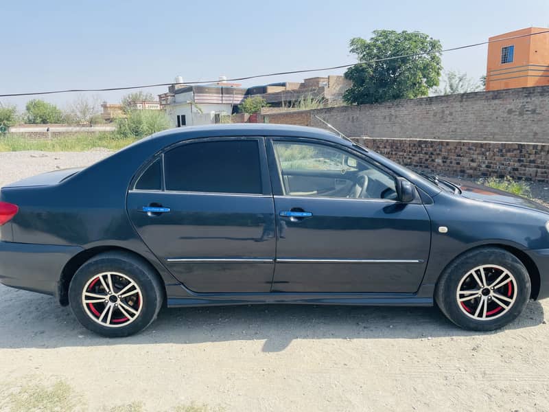 Toyota Corolla SE Saloon 2005 model 4