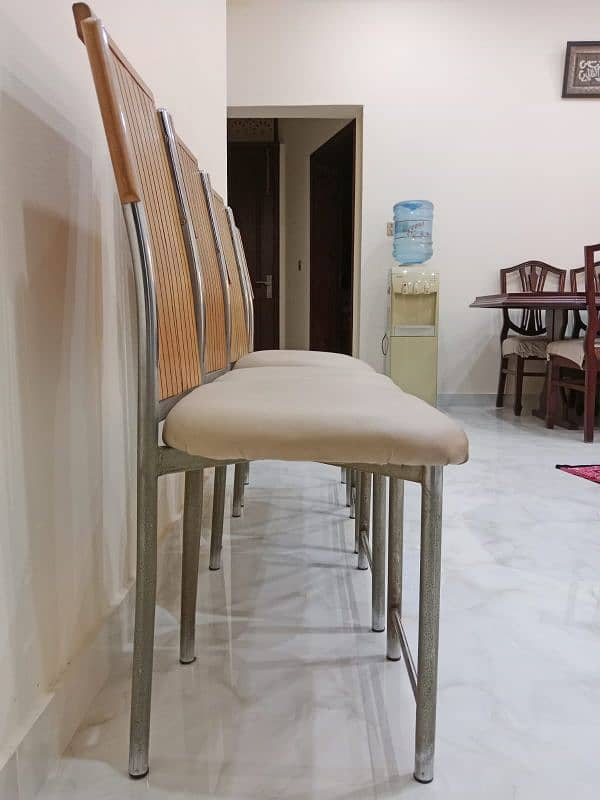 Stylish 4 dining chairs/ occupy less space 1