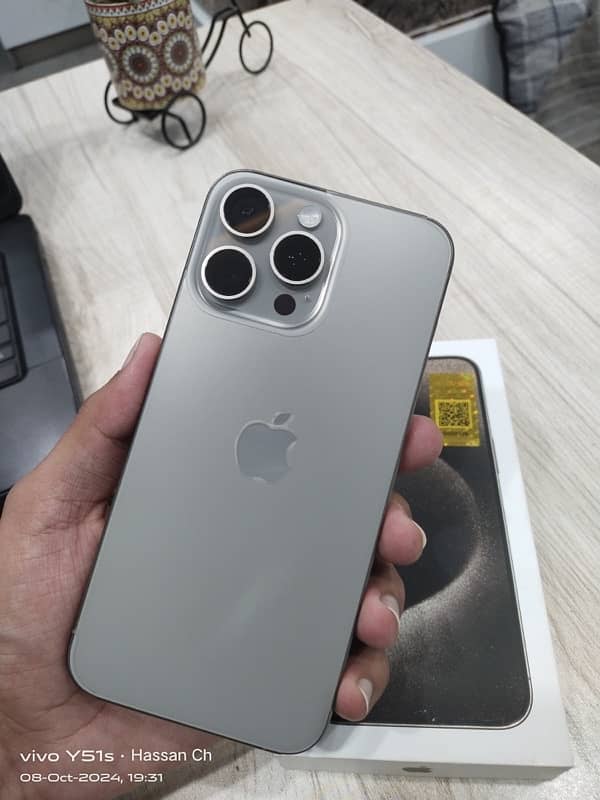 iphone 15 Pro Max Non PTA 256GB Natural Titanium 0