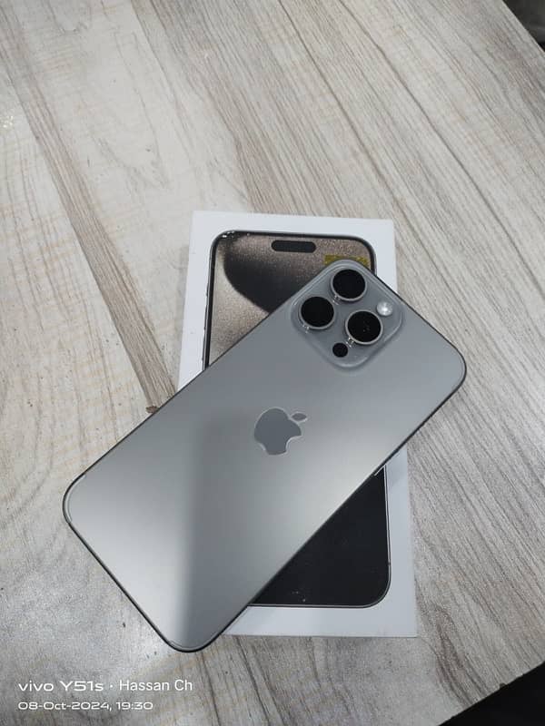 iphone 15 Pro Max Non PTA 256GB Natural Titanium 4