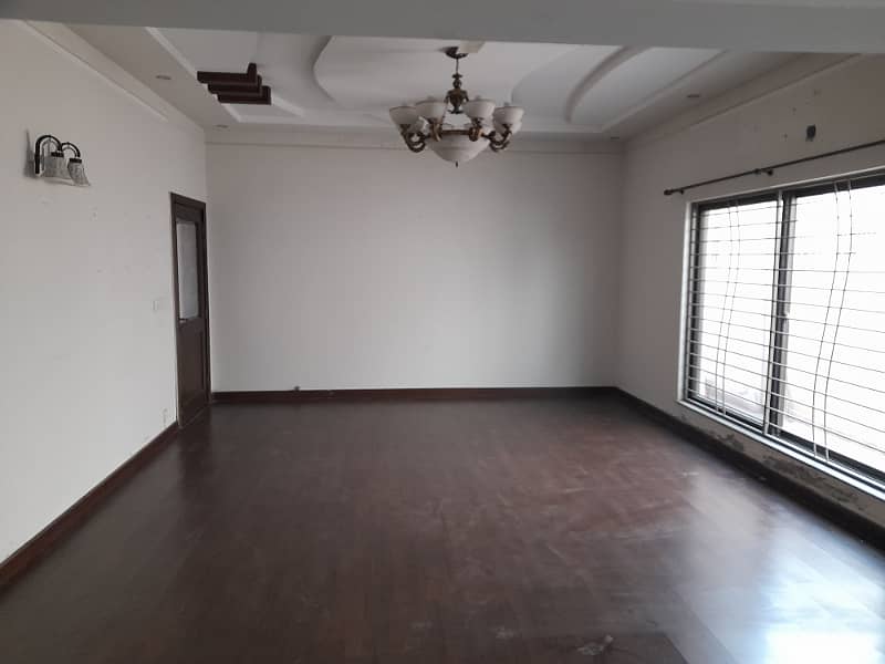 1Kanal Most Beautiful House Available For Sale DHA Phase 3 5