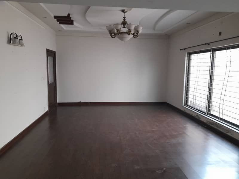 1Kanal Most Beautiful House Available For Sale DHA Phase 3 6