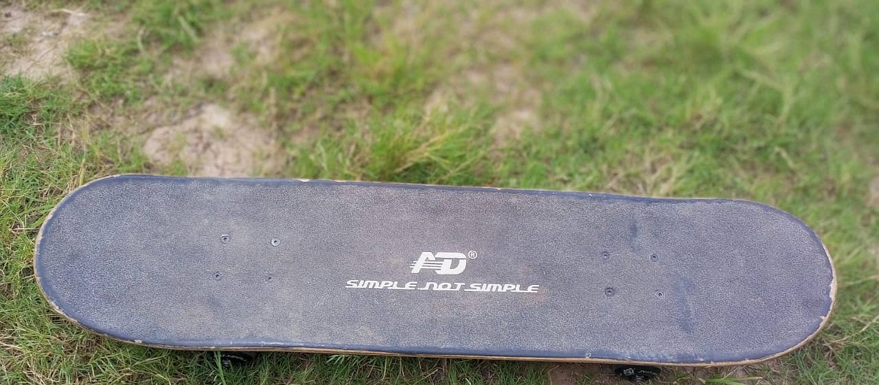 SIMPLE NOT SIMPLE AD professionals skateboard new for 60 k 6