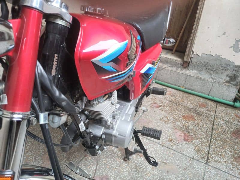 Brand New Honda CG 125 2024 Model 10