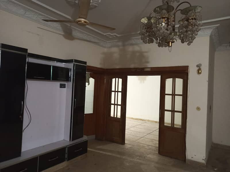 Allama Iqbal Town 10 Marla Full House For Rent 2