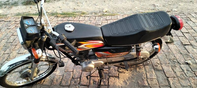 Honda CG 125 is for sale alter in 2022 model. 2