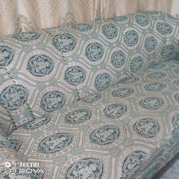 5 seater sofa set, 9/10   , green and golden contrast 6