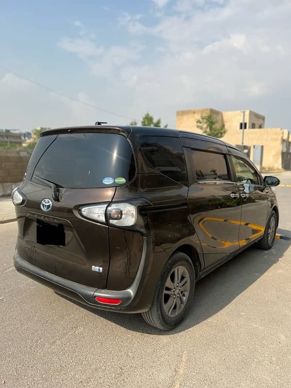 Toyota Sienta 2016 0