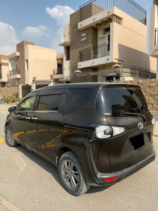 Toyota Sienta 2016 2