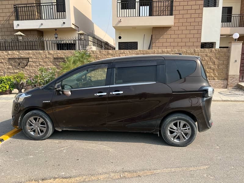 Toyota Sienta 2016 4