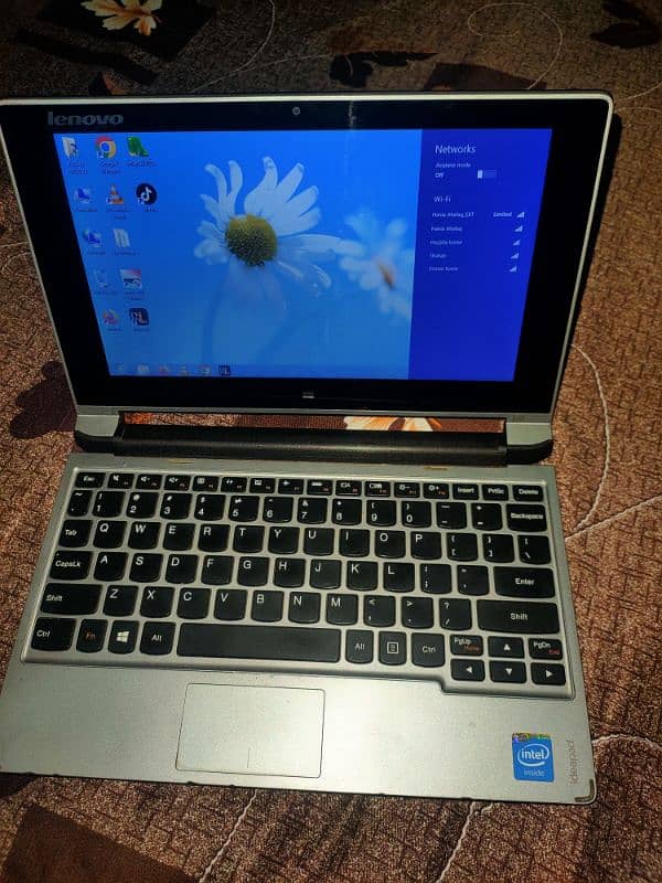 Lenovo flex 10 touch screen Bluetooth 2gb ram 160gb hard 3 hour batry 0