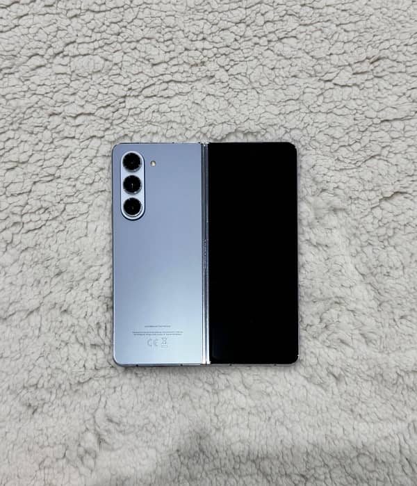 Samsung Galaxy Z Fold5 1