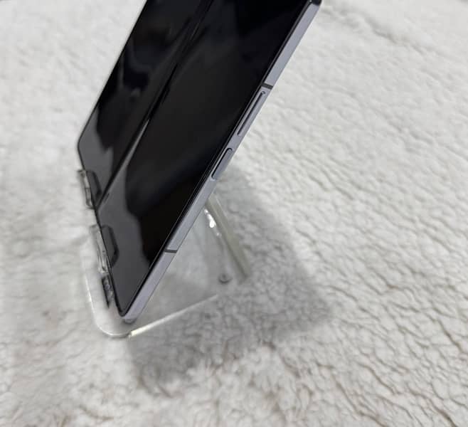 Samsung Galaxy Z Fold5 4