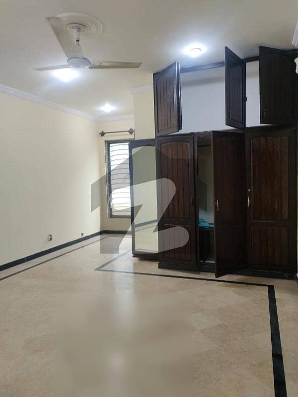 10 Marla Upper Portion Available For Rent In G-13/4 Islamabad 4