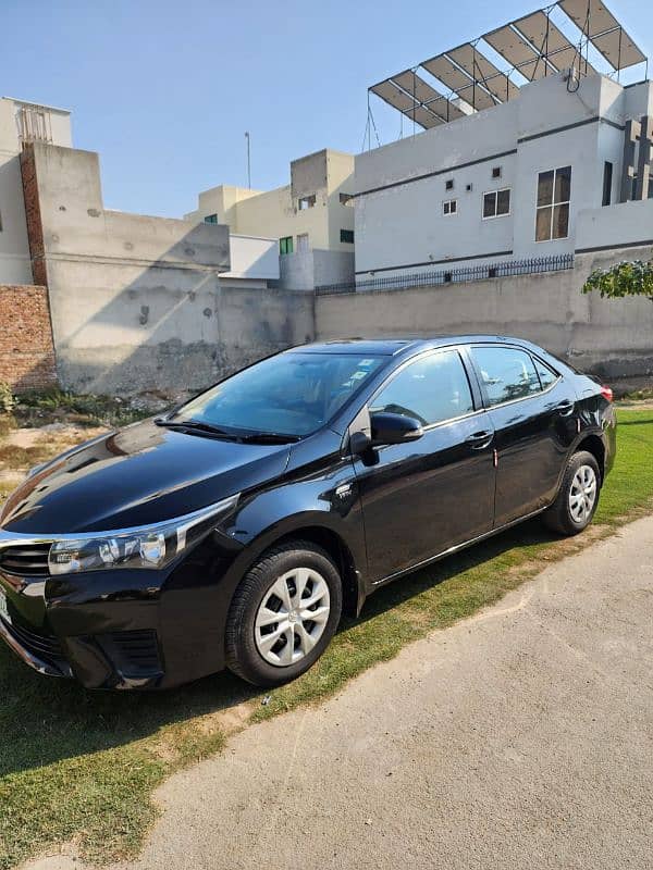 Toyota Corolla GLI 2015.  total genuine brand new car no scratches 8