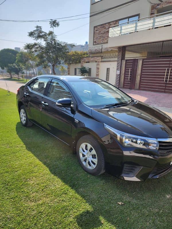 Toyota Corolla GLI 2015.  total genuine brand new car no scratches 9