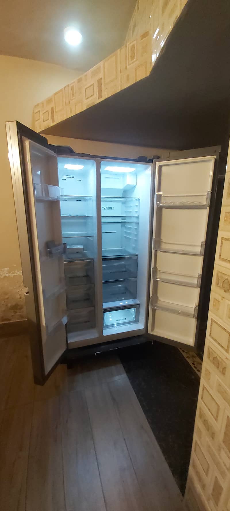 Haier HRF-748 Digital Inverter Refrigerator 4