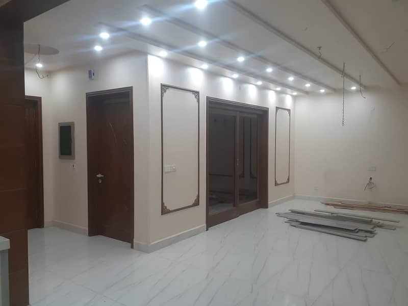 10 Marla House For Sale In Abdullah Garden 19