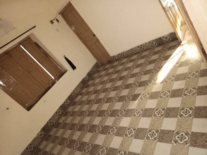 Allama Iqbal Town 10 Marla Lower Portion For Rent 2