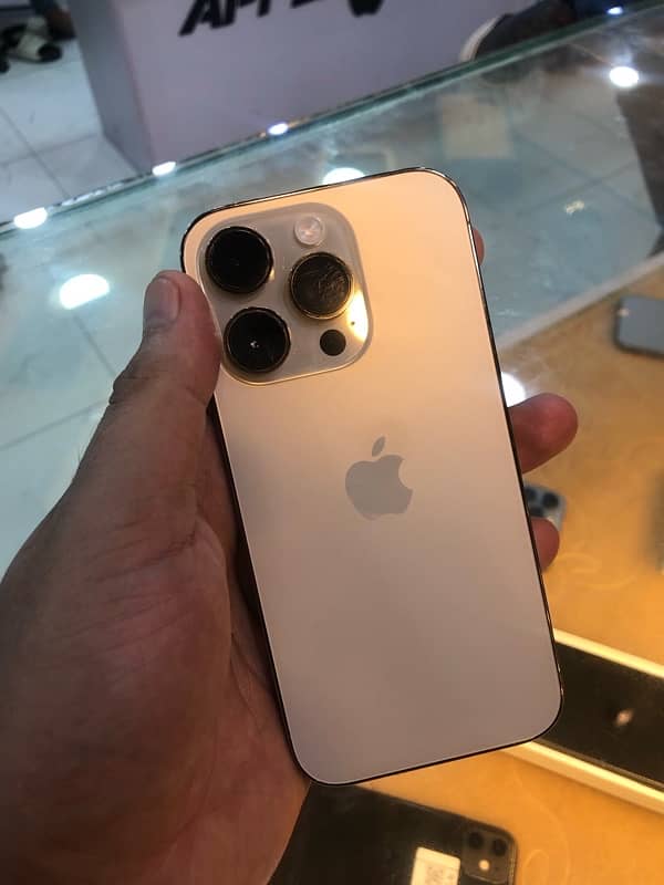 Iphone 14 Pro Golden FU 4