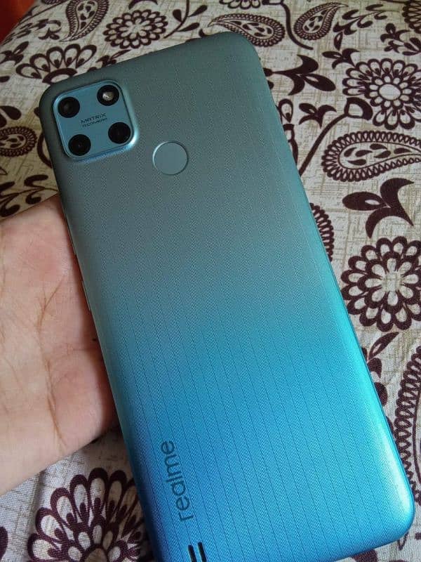 realme C25y held for sle 3