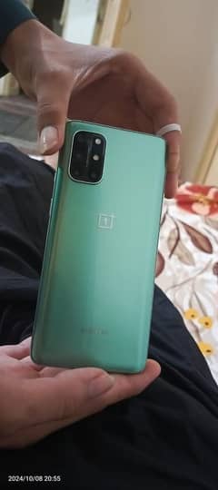 One plus 8t 865snapdragon 4500mah battery read add