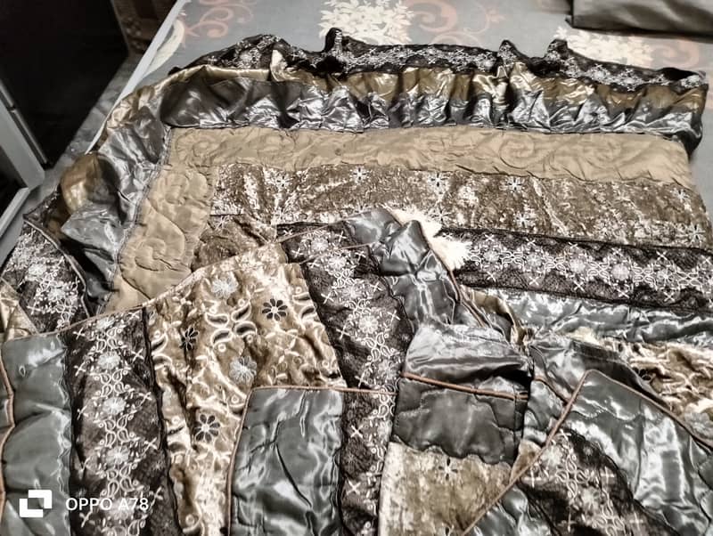 Fancy comforter double bed 2