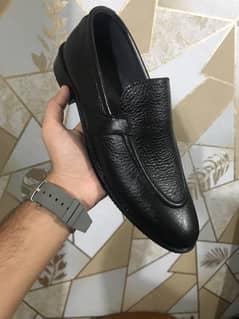 casual black leather shoes