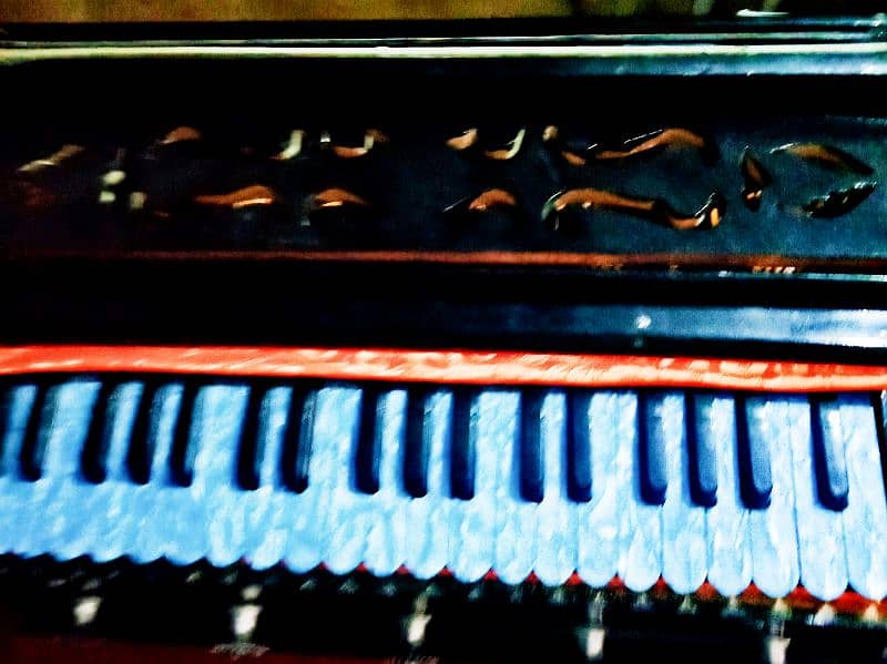 harmonium 4