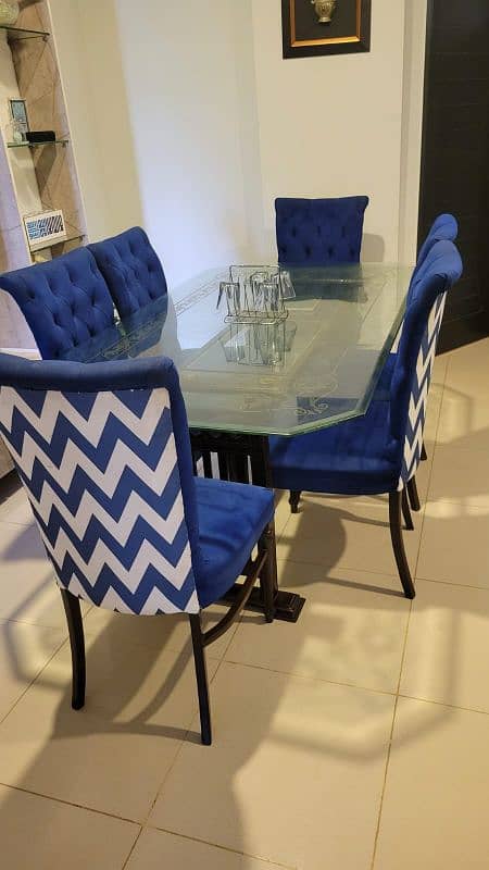 6 seater Dining Table with glass Top 2