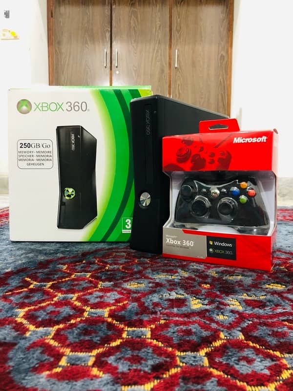 Xbox 360 with box 4