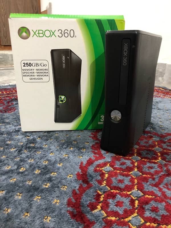 Xbox 360 with box 6