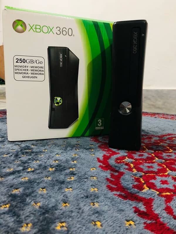 Xbox 360 with box 19