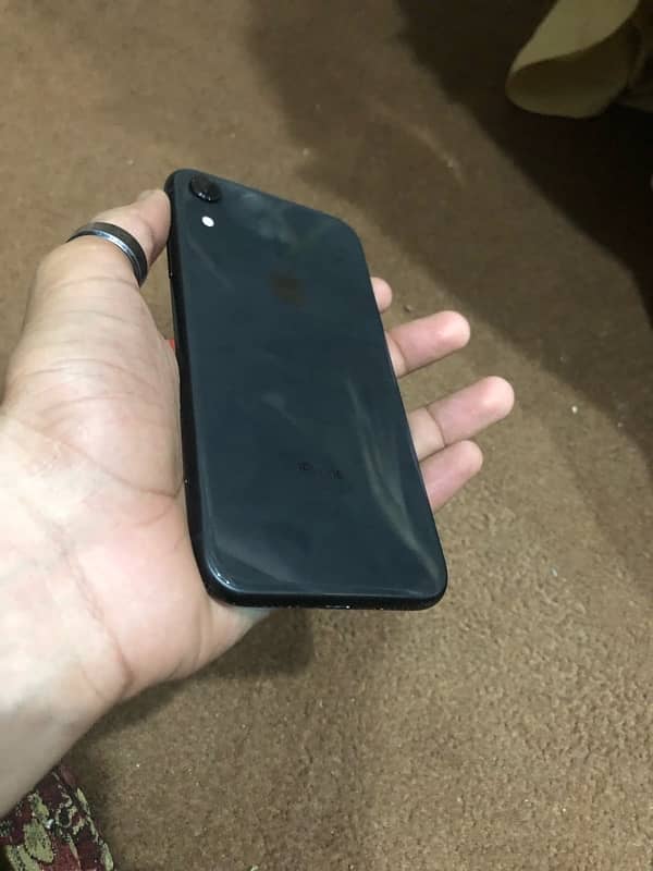 i phone XR 64 GB Non Pta 5