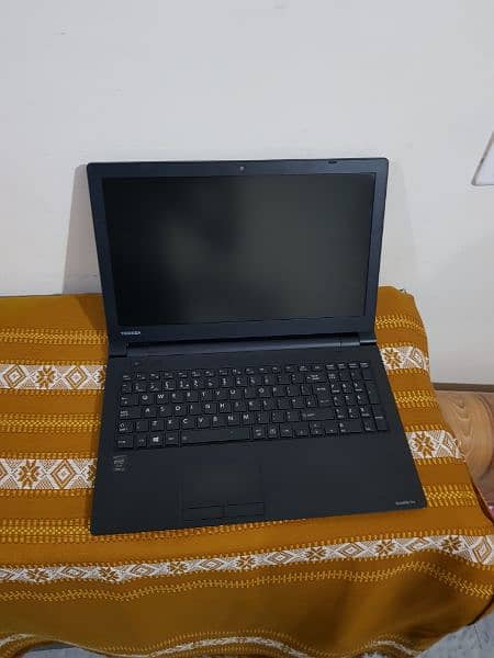 toshiba satelite core i3 5th gen 1