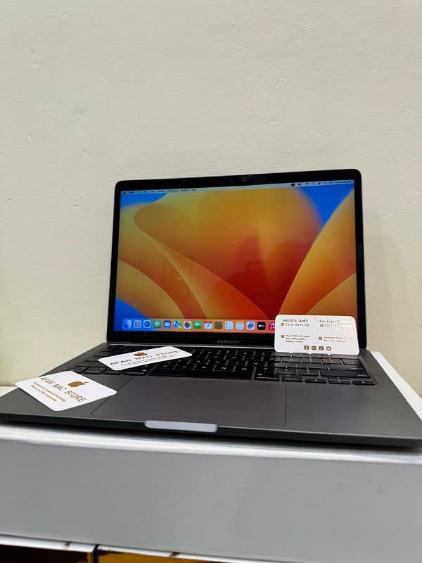 Macbook Pro M1 2020 13.6 inches 16 gb ram 1tb Ssd 3