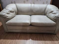 2 Seat Leather sofa in great Condition