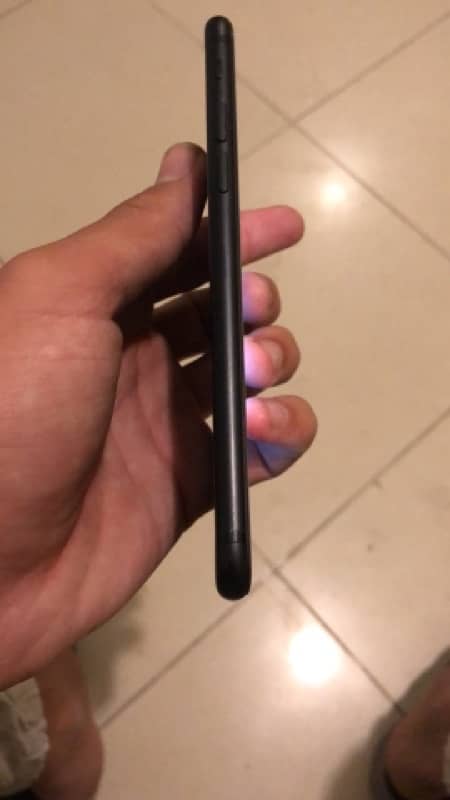 iPhone 7 10/10 condition 0