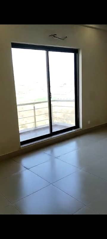 2 Bed Square Apartment On First Floor 9