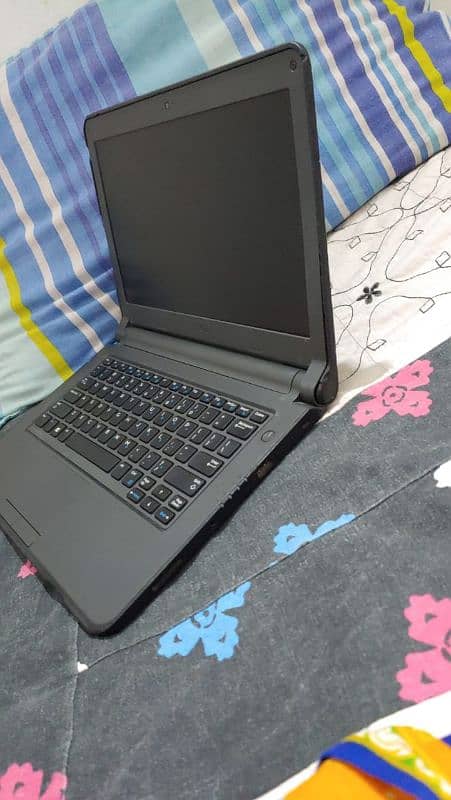 Dell Latitude 3340 - 4th Generation 1