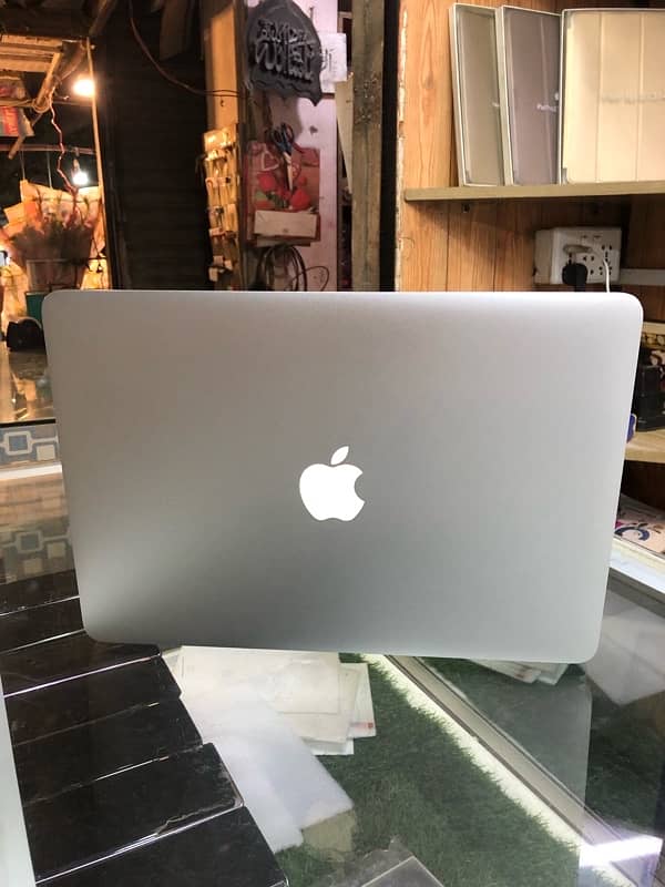 MacBook Air 13 Inches 2015 1