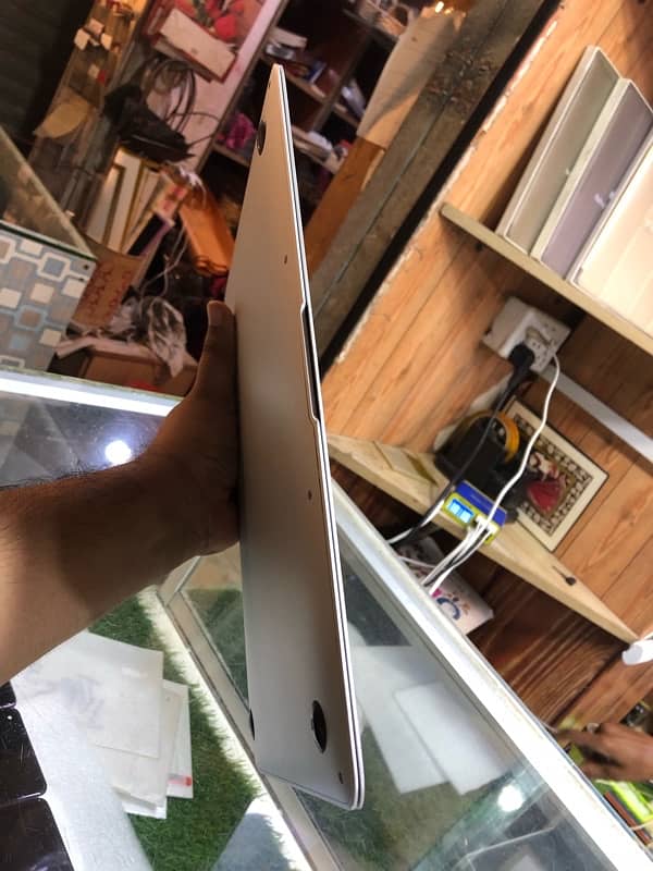 MacBook Air 13 Inches 2015 12