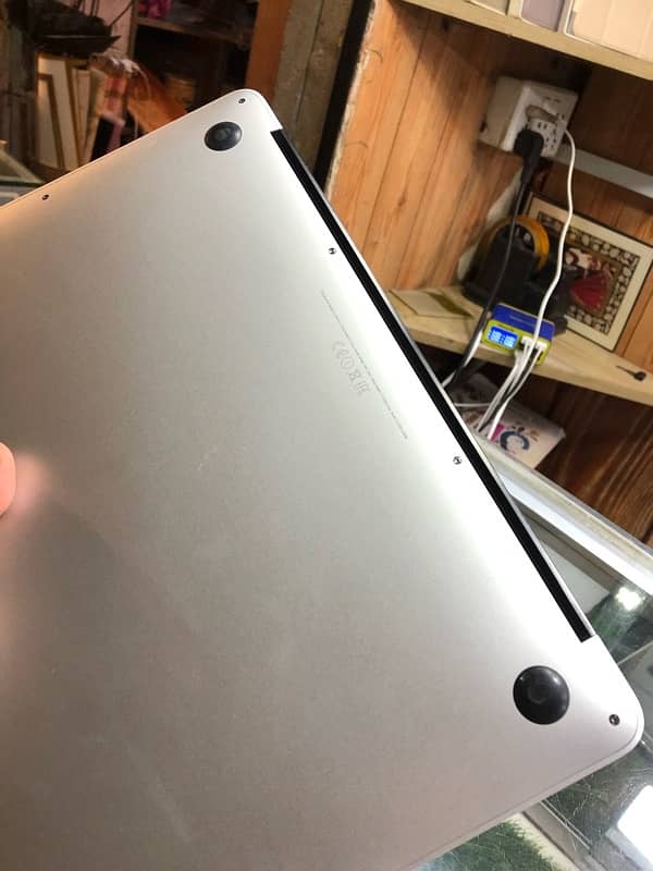 MacBook Air 13 Inches 2015 14