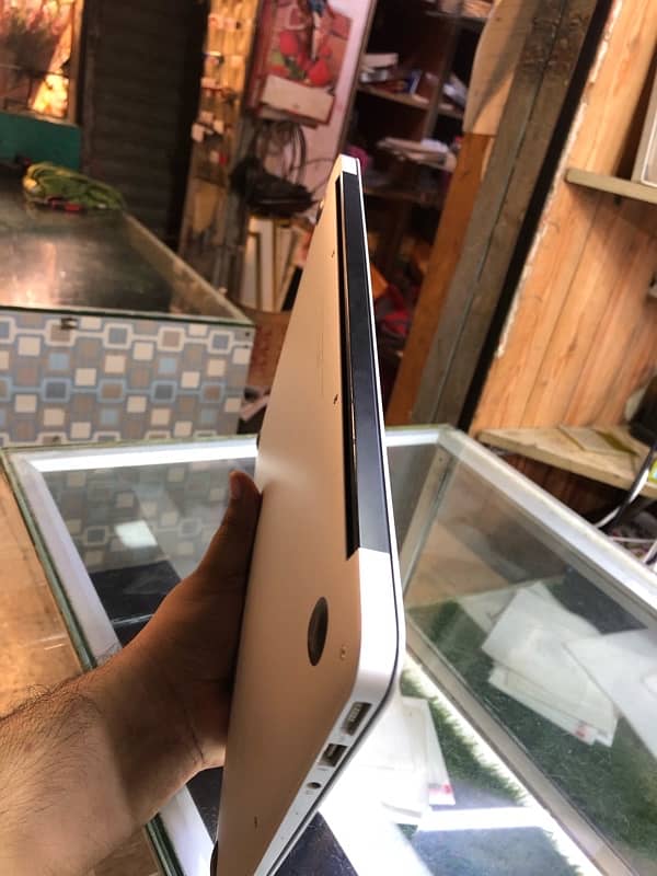 MacBook Air 13 Inches 2015 15