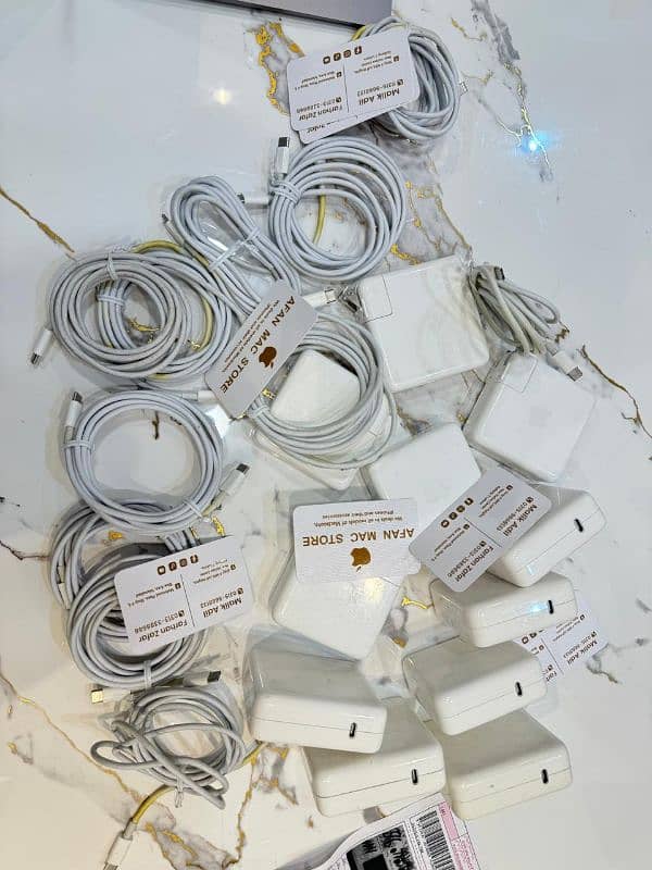 Macbook original chargers 61watt 87watt 96 watt 140watt 1